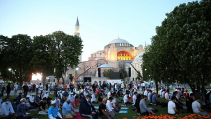 Ayasofya'da ilk namaz kılındı! Yunanistan yas ilan etti