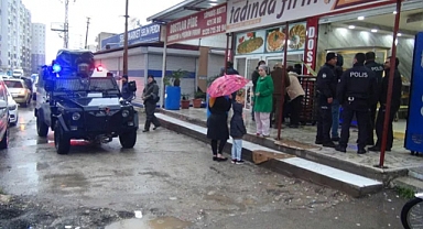 Abisinin ölümünden sorumlu tuttuğu kişiyi önce dövdü sonra silahla vurdu