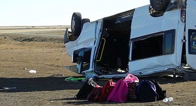 Kars'ta servis devrildi! 1 öğrenci yaşamını yitirken 14 öğrenci yaralandı