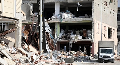 Prof. Dr. Yalçın: Deprem bölgesindeki her yurttaşımız 1 doz tetanos aşısı yaptırmalı