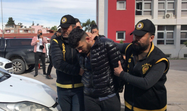 Gaspedilip, alıkonulan iki kişi mimikleriyle zanlıları yakalattı