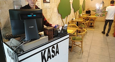 Dönerciye geldi yiyip içti hesabı ödemeden kaçtı! 'Ama böyle bizi kandırıp gitmesinler'