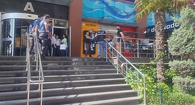 İzmit'te kafede tartıştığı kişiyi vurdu