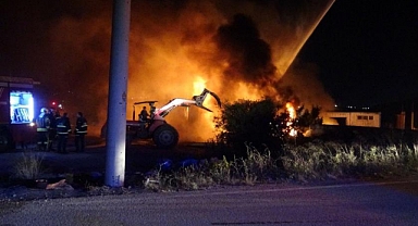 Gebze'de trafo patlamasıyla başlayan yangın, fabrikayı kül etti!
