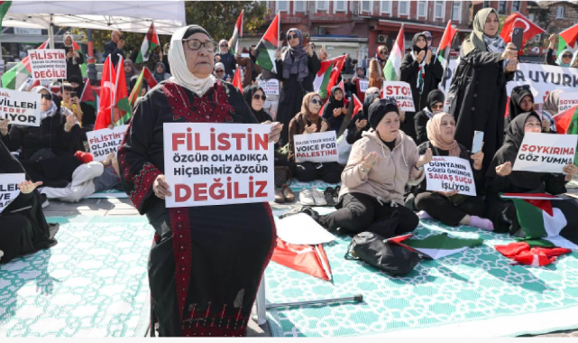 İstanbul'da Kadınların Filistin'e Destek İçin Başlattığı Oturma Eylemi Sürüyor
