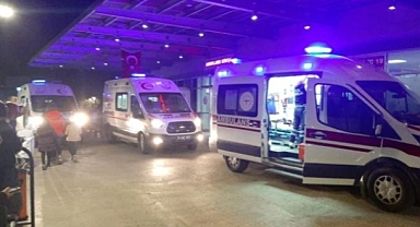 Çorum'da Feci Trafik Kazası: Anne ve Oğlu Öldü, 1'i Ağır 3 Kişi Yaralandı