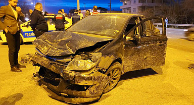 Samsun'da İki Otomobil Çarpıştı: 1 Ölü, 5 Yaralı