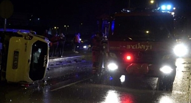 Bartın'da Otomobil İle Hafif Ticari Araç Çarpıştı: 2 Yaralı 