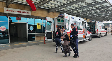 Çorum'da Otomobil Devrildi: 4 Yaralı