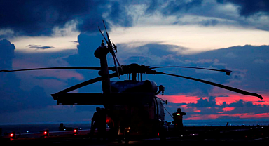 Japon Donanmasına Ait 2 Helikopter Pasifik Okyanusu'na Düştü