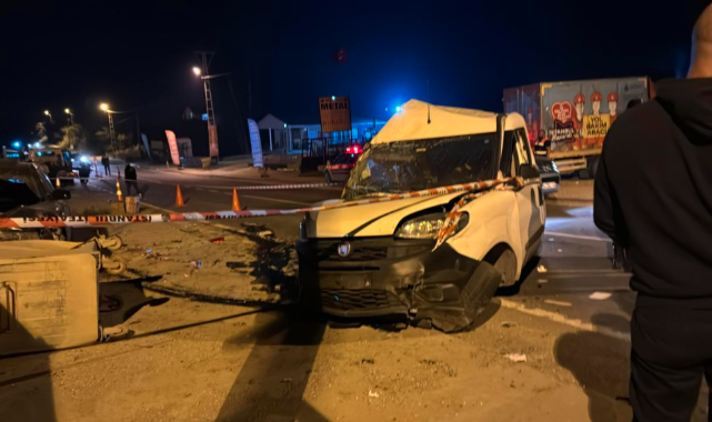 Çatalca'da Otomobil İle Hafif Ticari Araç Çarpıştı: 1 Ölü, 3 Yaralı