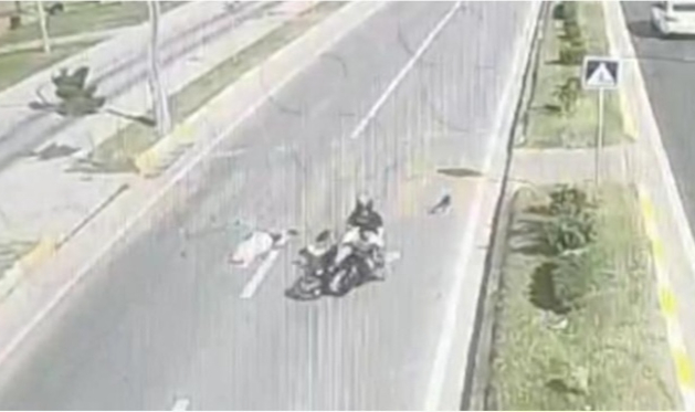 Ehliyetsiz Motosiklet Sürücüsünün Çarptığı Yaya Ağır Yaralandı