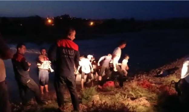 Dicle Baraj Gölü'nde Mahsur Kalan 11 Kişi Kurtarıldı