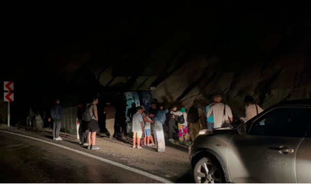 Burdur'da Yolcu Otobüsü Şarampole Devrildi: 23 Yaralı