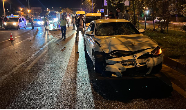 Yolun Karşısına Geçmeye Çalışan Kardeşlere Otomobil Çarptı: 2 Ölü