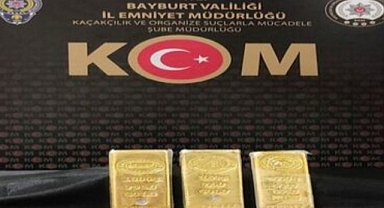 Bayburt'ta Otomobilde 3 Kilogram Külçe Altın Ele Geçirildi 