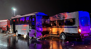 Manisa'da İki İşçi Servisi Çarpıştı: 35 Yaralı