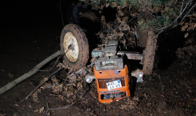 Uşak'ta Traktör Devrildi: 2 Ölü 