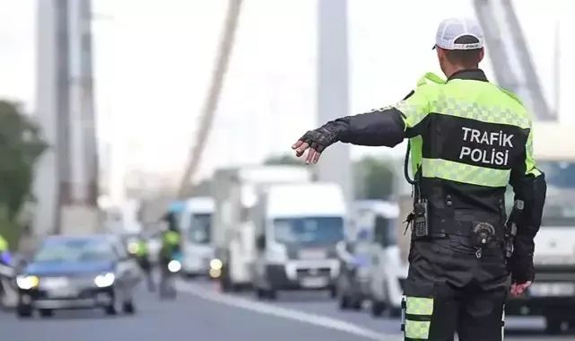 Bakan Yerlikaya Duyurdu! Trafikte Bunu Yapanlara Ağır Cezalar Geliyor