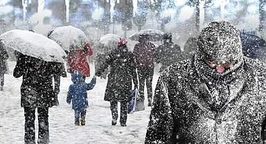 İzlanda Soğuğu Megakenti Esir Alacak: AKOM'dan 8 Günlük 'Kırmızı' Uyarı! Hangi İlçelere Kar Yağacak?