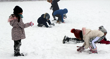 Yoğun Kar ve Buzlanma Nedeniyle Yarın Bazı İllerde Okullar Tatil!