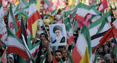 İran’da Kritik Akşam Çağrısı: Halk Meydanlara Davet Edildi