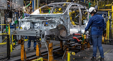 Otomotiv Devi Üretimi Durdurdu: Binlerce İşçi Çıkarılıyor