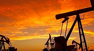 Petrol Piyasasında Diploması Trafiği: Brent 94 Dolar Seviyesinde Dalgalanıyor