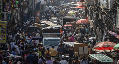 Hindistan'da Nüfus Artışı İlk Kez Kritik Seviyenin Altına Düştü