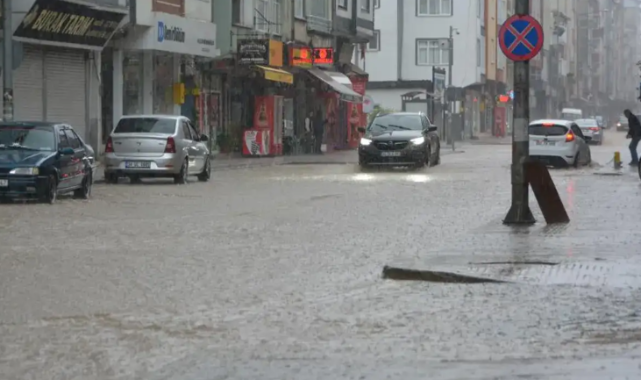 Ordu’da Sağanak: Ev ve İş Yerleri Sular Altında Kaldı, İstinat Duvarı Çöktü
