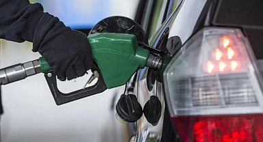 Petrol Fiyatları Geriledi: Pompa Fiyatlarına İndirim Yansıyacak