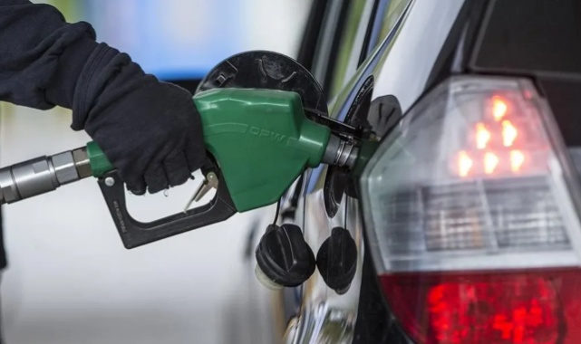 Petrol Fiyatları Geriledi: Pompa Fiyatlarına İndirim Yansıyacak