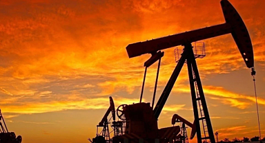 Petrol Fiyatları Jeopolitik Gerilimle Yükselişe Geçti