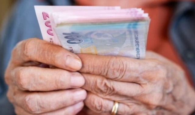 “Yılın Ekonomi Yorumcusu”ndan En Düşük Emekli Maaşı İçin Yeni Tahmin