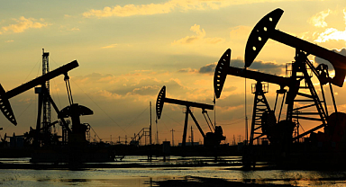 ABD-İran Gerilimi Piyasaları Vurdu: Brent Petrol Yükselişte