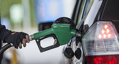 Akaryakıta Çifte Zam Geldi: Motorinde Yeni Artış Kapıda
