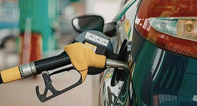 Akaryakıtta Çifte Zam Dalgası: Motorin Fiyatları Gece Yarısı Yeniden Yükseliyor