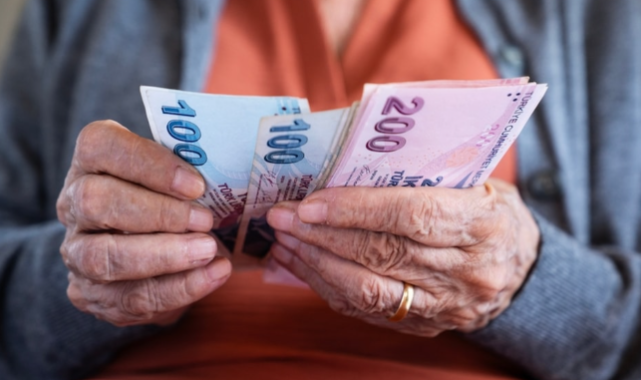 Emekliler İçin Zamlı Maaş Takvimi Netleşti: Ödemeler Ne Zaman Başlıyor?