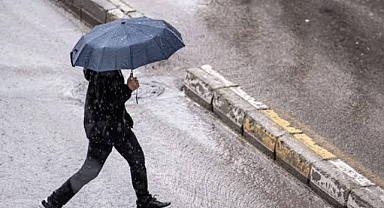 Meteoroloji Alarm Verdi: Kuvvetli Yağış ve Fırtına Geliyor! 4 İl İçin Sarı Kod Uyarısı