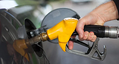 Benzin ve Motorinde Yeni Dönem: 100 TL Sınırı İçin Tahmin Açıklandı