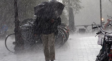 Hava Sıcaklıkları 5 Derece Düşecek! Meteoroloji Saat Verdi: Kuvvetli Rüzgar ve Yağış Geliyor