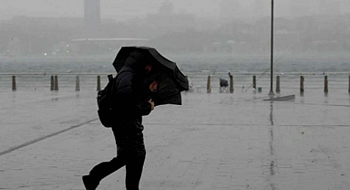 Balkanlar Üzerinden Yağışlı Hava Geliyor: İstanbul Dahil Birçok İlde Sıcaklık Düşecek