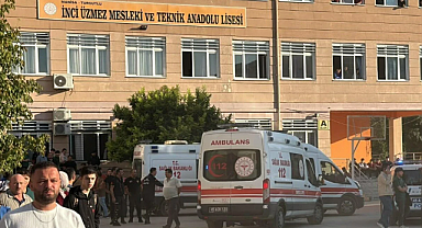 Manisa’da Lise Önünde Silahlı Saldırı: 8 Kişi Yaralandı