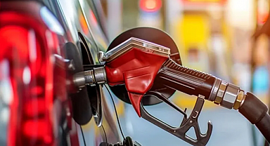 Benzin ve Motorine Çifte Zam Kapıda! Motorin 100 TL'yi Aşacak Mı? İşte 31 Ekim Akaryakıt Fiyatları