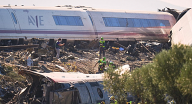 İspanya'da 68 Can Alan Tren Faciasının Ardından 3 Günlük Ulusal Yas İlan Edildi