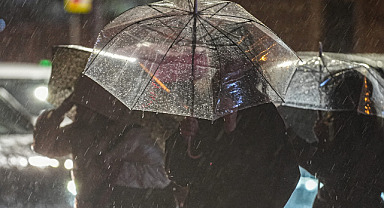 İstanbul İçin Meteoroloji'den Peş Peşe Uyarı! Kuvvetli Sağanak Geri Dönüyor