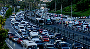İstanbul Trafiğinde Yeni Düzenleme! D-100 Küçükçekmece Viyadüğü 12 Gece Kapatılacak