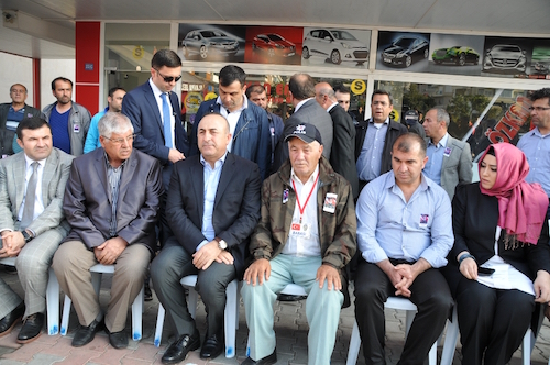 Çavuşoğlu’ndan şehit ailesine taziye ziyareti