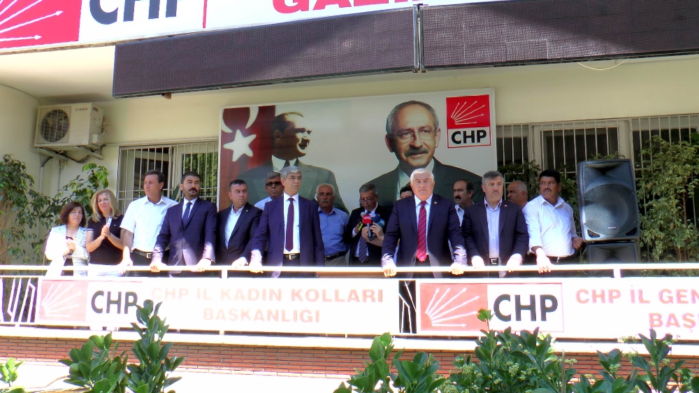 CHP'li Vekiller Halkı Çaya Davet Etti