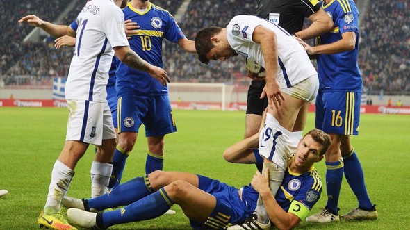 Dzeko, Rakibinin Şortunu İndirdi!